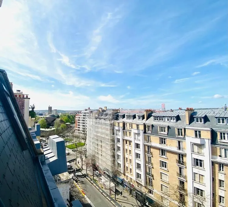 Tour Eiffel Et Toits De Daire *
